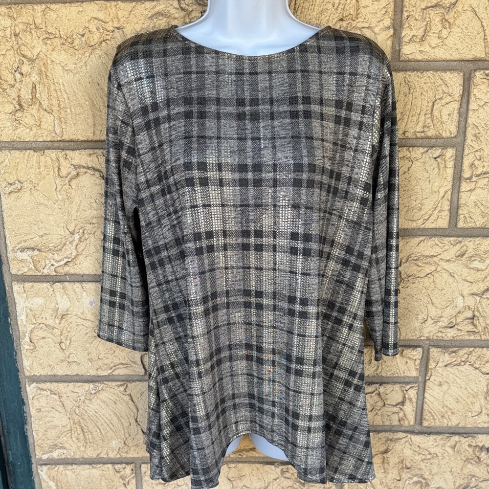 Metallic Plaid Women’s Scoop Neck Top - Gray #2704